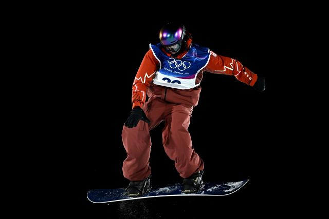 (260206) -- LIVIGNO, Feb. 6, 2026 (Xinhua) -- Francis Jobin of Canada competes during the Snowboard Men's Big Air qualification of the Milan-Cortina 2026 Olympic Winter Games in Livigno, Italy, Feb. 5, 2026. (Xinhua/Zhang Hongxiang)