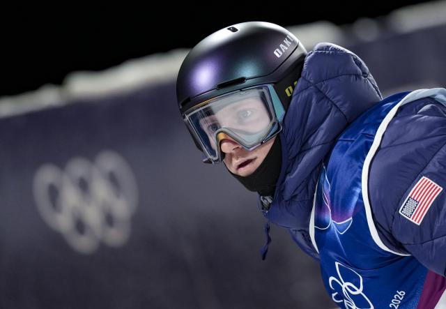 (260206) -- LIVIGNO, Feb. 6, 2026 (Xinhua) -- Redmond Gerard of the United States competes during the Snowboard Men's Big Air qualification of the Milan-Cortina 2026 Olympic Winter Games in Livigno, Italy, Feb. 5, 2026. (Xinhua/Xia Yifang)