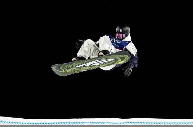 (260206) -- LIVIGNO, Feb. 6, 2026 (Xinhua) -- Kimata Ryoma of Japan competes during the Snowboard Men's Big Air qualification of the Milan-Cortina 2026 Olympic Winter Games in Livigno, Italy, Feb. 5, 2026. (Xinhua/Wang Peng)