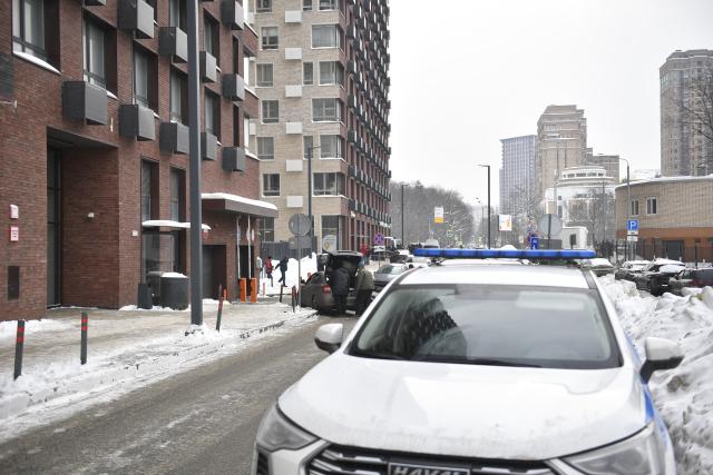 (260206) -- MOSCOW, Feb. 6, 2026 (Xinhua) -- A police car parks near a residential building beside Volokolamsk Highway in Moscow, Russia, Feb. 6, 2026. Russian Defense Ministry Lieutenant General Vladimir Alekseyev was hospitalized after an assassination attempt on Friday in northwest Moscow, the Russian Investigative Committee said.
   According to the committee, an unidentified individual fired several shots at Alekseyev inside a residential building near Volokolamsk Highway before fleeing the scene.
   A criminal case has been opened on charges of attempted murder and illegal firearms trafficking, and further investigation is underway, it added. (Photo by Alexander Zemlianichenko Jr/Xinhua)