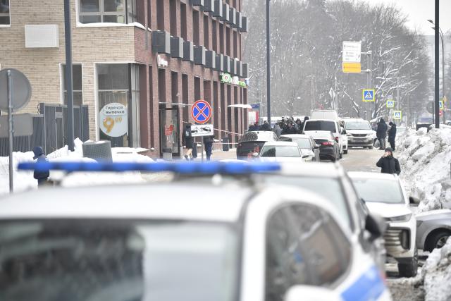 (260206) -- MOSCOW, Feb. 6, 2026 (Xinhua) -- A police car parks near a residential building beside Volokolamsk Highway in Moscow, Russia, Feb. 6, 2026. Russian Defense Ministry Lieutenant General Vladimir Alekseyev was hospitalized after an assassination attempt on Friday in northwest Moscow, the Russian Investigative Committee said.
   According to the committee, an unidentified individual fired several shots at Alekseyev inside a residential building near Volokolamsk Highway before fleeing the scene.
   A criminal case has been opened on charges of attempted murder and illegal firearms trafficking, and further investigation is underway, it added. (Photo by Alexander Zemlianichenko Jr/Xinhua)