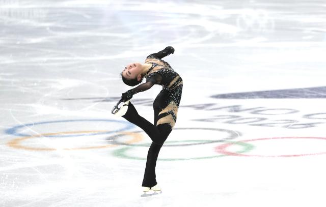 (260206) -- MILAN, Feb. 6, 2026 (Xinhua) -- Zhang Ruiyang of China performs during the women single skating short program of the figure skating team event of the Milan-Cortina 2026 Olympic Winter Games in Milan, Italy, Feb. 6, 2026. (Xinhua/Xue Yuge)