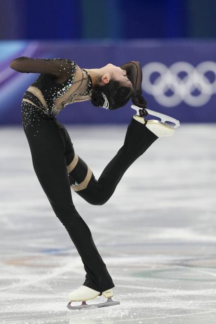 (260206) -- MILAN, Feb. 6, 2026 (Xinhua) -- Zhang Ruiyang of China performs during the women single skating short program of the figure skating team event of the Milan-Cortina 2026 Olympic Winter Games in Milan, Italy, Feb. 6, 2026. (Xinhua/Cheng Min)