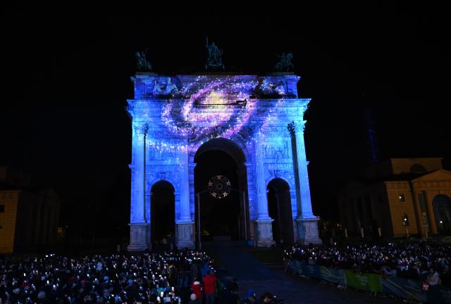 (260206) -- MILAN, Feb. 6, 2026 (Xinhua) -- This photo taken on Feb. 6, 2026 shows the Arco della Pace during the opening ceremony of the Milan-Cortina 2026 Olympic Winter Games in Milan, Italy. (Xinhua/Wu Wei)