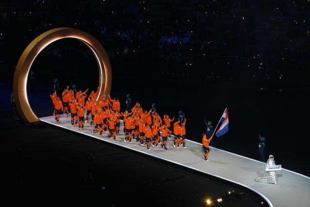 (260207) -- MILAN, Feb. 7, 2026 (Xinhua) -- The delegation of the Netherlands parades into the San Siro Olympic Stadium during the opening ceremony of the Milan-Cortina 2026 Olympic Winter Games in Milan, Italy, Feb. 6, 2026. (Xinhua/Xue Yuge)