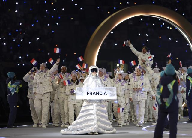(260207) -- MILAN, Feb. 7, 2026 (Xinhua) -- The delegation of France parades into the San Siro Olympic Stadium during the opening ceremony of the Milan-Cortina 2026 Olympic Winter Games in Milan, Italy, Feb. 6, 2026. (Xinhua/Li Ming)