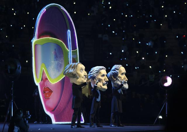 (260207) -- MILAN, Feb. 7, 2026 (Xinhua) -- Artists perform during the opening ceremony of the Milan-Cortina 2026 Olympic Winter Games at the San Siro Olympic Stadium in Milan, Italy, Feb. 6, 2026. (Xinhua/Li Jing)