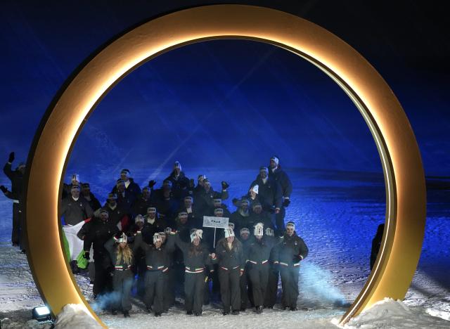 (260207) -- LIVIGNO, Feb. 7, 2026 (Xinhua) -- Members of the delegation of Italy attend the parade of athletes during the opening ceremony of the Milan-Cortina 2026 Olympic Winter Games in Livigno, Italy, Feb. 6, 2026. (Xinhua/Xia Yifang)