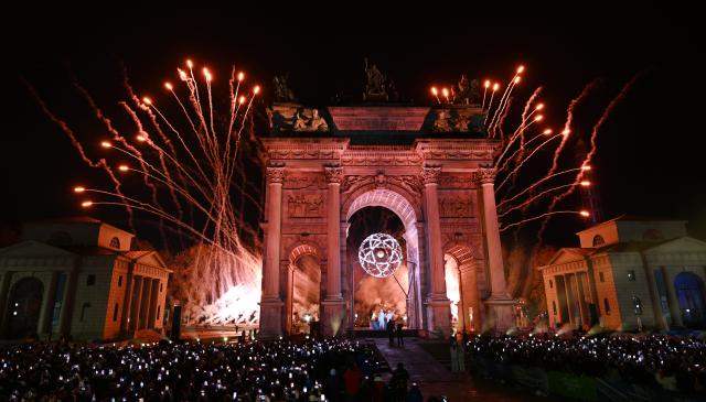 (260207) -- MILAN, Feb. 7, 2026 (Xinhua) -- Fireworks illuminate the night sky at the Arco della Pace during the opening ceremony of the Milan-Cortina 2026 Olympic Winter Games in Milan, Italy, Feb. 6, 2026. (Xinhua/Wu Wei)