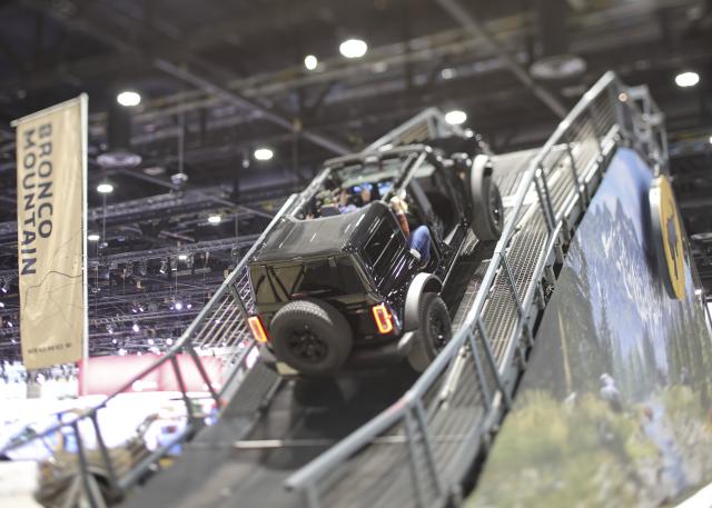 (260207) -- CHICAGO, Feb. 7, 2026 (Xinhua) -- A Ford driver takes journalists on a climb on the Built Wild track during the 2026 Chicago Auto Show Media Preview at McCormick Place in Chicago, the United States, on Feb. 6, 2026. The 2026 Chicago Auto Show runs from Feb. 7 to 16, with more than 30 manufacturers displaying products. (Photo by Joel Lerner/Xinhua)