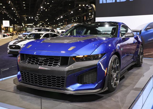 (260207) -- CHICAGO, Feb. 7, 2026 (Xinhua) -- A Ford 2026 Mustang Dark Horse SC is displayed at the 2026 Chicago Auto Show Media Preview at McCormick Place in Chicago, the United States, on Feb. 6, 2026. The 2026 Chicago Auto Show runs from Feb. 7 to 16, with more than 30 manufacturers displaying products. (Photo by Joel Lerner/Xinhua)