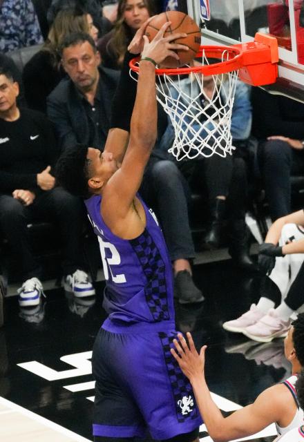(260207) -- SACRAMENTO, Feb. 7, 2026 (Xinhua) -- Dylan Cardwell of Sacramento Kings dunks during the 2025-2026 NBA regular season basketball game between Los Angeles Clippers and Sacramento Kings in Sacramento, the United States, Feb. 6, 2026. (Photo by Sun Yuxuan/Xinhua)