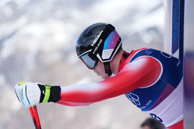 (260207) -- BORMIO, Feb. 7, 2026 (Xinhua) -- Franjo von Allmen of Switzerland competes during the alpine skiing men's downhill of the Milan-Cortina 2026 Olympic Winter Games in Bormio, Italy, Feb. 7, 2026. (Xinhua/Hu Huhu)