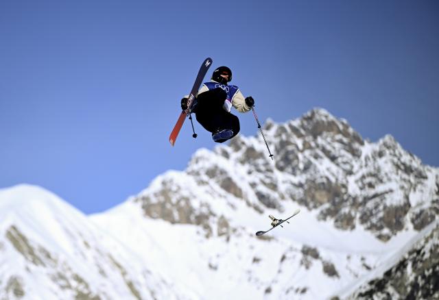 (260207) -- LIVIGNO, Feb. 7, 2026 (Xinhua) -- Sarah Hoefflin of Switzerland competes during the freestyle skiing women's freeski slopestyle qualification of the Milan-Cortina 2026 Olympic Winter Games in Livigno, Italy, Feb. 7, 2026. (Xinhua/Zhang Hongxiang)