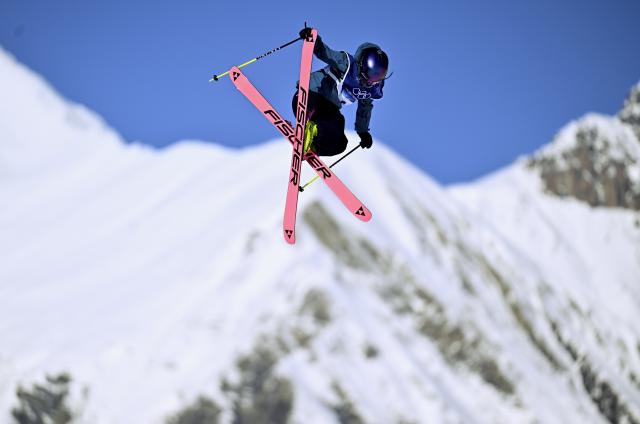 (260207) -- LIVIGNO, Feb. 7, 2026 (Xinhua) -- Mathilde Gremaud of Switzerland competes during the freestyle skiing women's freeski slopestyle qualification of the Milan-Cortina 2026 Olympic Winter Games in Livigno, Italy, Feb. 7, 2026. (Xinhua/Zhang Hongxiang)
