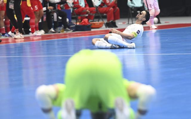 (260207) -- JAKARTA, Feb. 7, 2026 (Xinhua) -- Hossein Tayebibidgoli of Iran celebrates his goal during the final match between Indonesia and Iran at the AFC Futsal Asian Cup 2026 in The Indonesia Arena stadium, Jakarta, Indonesia, Feb. 7, 2026. (Xinhua/Zulkarnain)