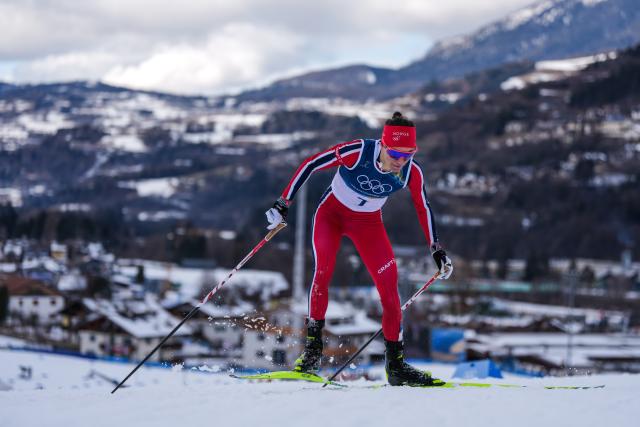 (260207) -- TESERO, Feb. 7, 2026 (Xinhua) -- Heidi Weng of Norway competes during the Cross-Country Skiing Women's 10km+10km Skiathlon of the Milan-Cortina 2026 Olympic Winter Games in Tesero, Italy, Feb. 7, 2026. (Xinhua/Peng Ziyang)