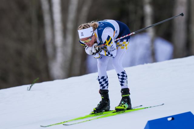 (260207) -- TESERO, Feb. 7, 2026 (Xinhua) -- Frida Karlsson of Sweden competes during the Cross-Country Skiing Women's 10km+10km Skiathlon of the Milan-Cortina 2026 Olympic Winter Games in Tesero, Italy, Feb. 7, 2026. (Xinhua/Peng Ziyang)