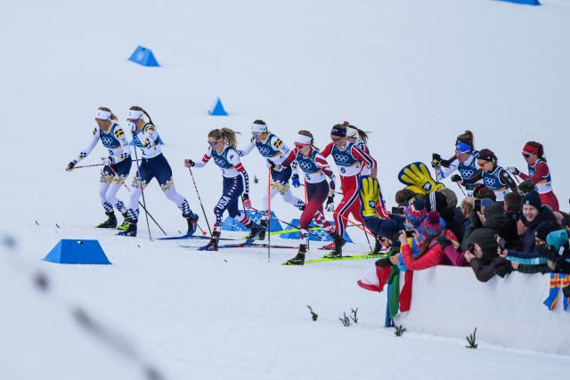 (260207) -- TESERO, Feb. 7, 2026 (Xinhua) -- Athletes compete during the Cross-Country Skiing Women's 10km+10km Skiathlon of the Milan-Cortina 2026 Olympic Winter Games in Tesero, Italy, Feb. 7, 2026. (Xinhua/Peng Ziyang)