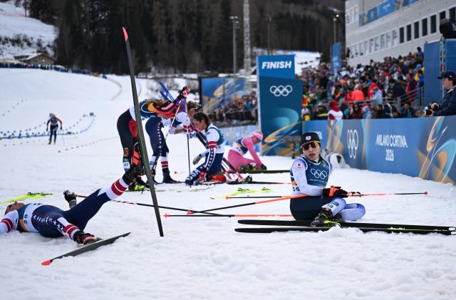 (260207) -- TESERO, Feb. 7, 2026 (Xinhua) -- Athletes react after the Cross-Country Skiing Women's 10km+10km Skiathlon of the Milan-Cortina 2026 Olympic Winter Games in Tesero, Italy, Feb. 7, 2026. (Xinhua/He Canling)
