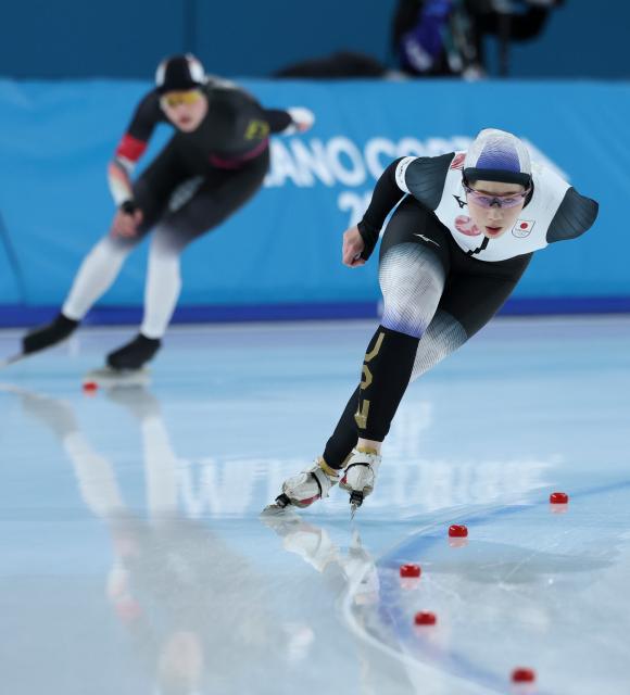 (260207) -- MILAN, Feb. 7, 2026 (Xinhua) -- Horikawa Momoka (front) of Japan competes during the speed skating women's 3000m final at the Milan-Cortina 2026 Olympic Winter Games in Milan, Italy, Feb. 7, 2026. (Xinhua/Li Jing)
