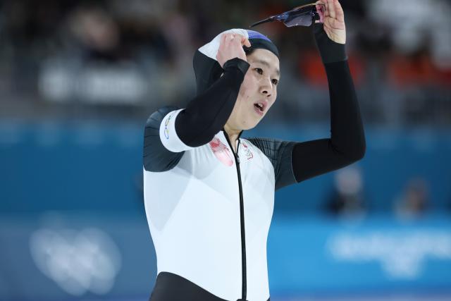 (260207) -- MILAN, Feb. 7, 2026 (Xinhua) -- Horikawa Momoka of Japan reacts after the speed skating women's 3000m final at the Milan-Cortina 2026 Olympic Winter Games in Milan, Italy, Feb. 7, 2026. (Xinhua/Li Jing)