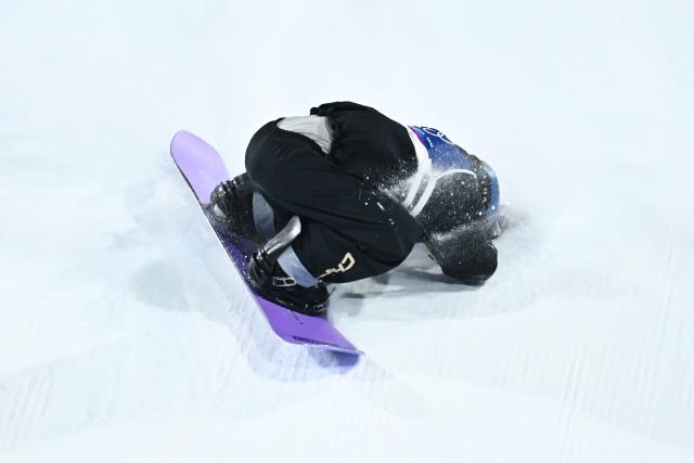 (260207) -- LIVIGNO, Feb. 7, 2026 (Xinhua) -- Su Yiming of China competes during the Men's Snowboard Big Air Final at the Milan-Cortina 2026 Olympic Winter Games in Livigno, Italy, Feb. 7, 2026. (Xinhua/Zhang Hongxiang)