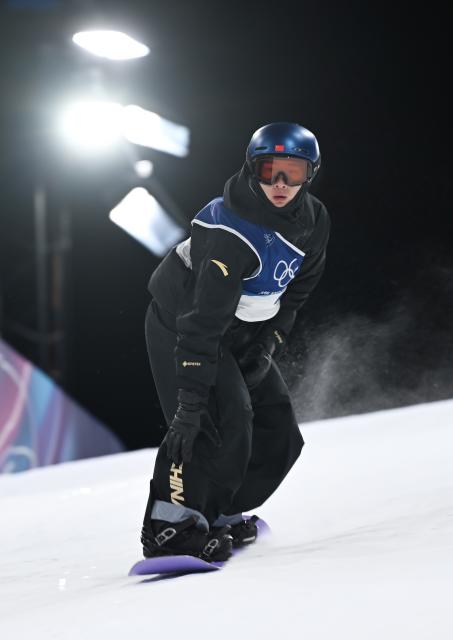 (260207) -- LIVIGNO, Feb. 7, 2026 (Xinhua) -- Su Yiming of China competes during the Men's Snowboard Big Air Final at the Milan-Cortina 2026 Olympic Winter Games in Livigno, Italy, Feb. 7, 2026. (Xinhua/Xia Yifang)