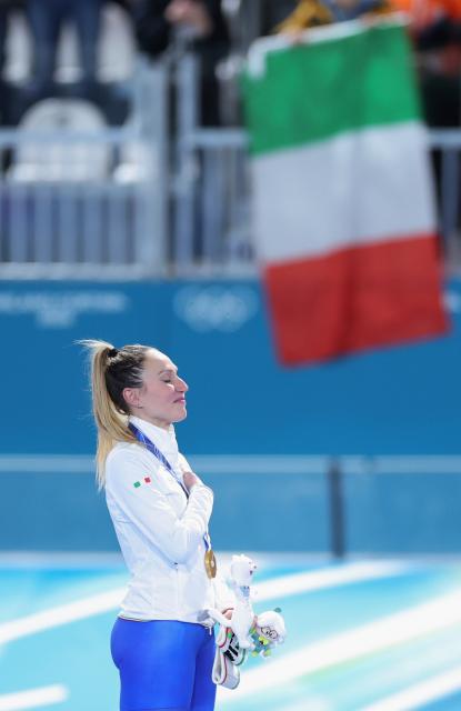 (260207) -- MILAN, Feb. 7, 2026 (Xinhua) -- Francesca Lollobrigida of Italy attends the awarding ceremony of the speed skating women's 3000m at the Milan-Cortina 2026 Olympic Winter Games in Milan, Italy, Feb. 7, 2026. (Xinhua/Du Xiaoyi)