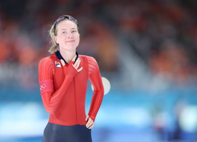 (260207) -- MILAN, Feb. 7, 2026 (Xinhua) -- Ragne Wiklund of Norway gestures after the speed skating women's 3000m final at the Milan-Cortina 2026 Olympic Winter Games in Milan, Italy, Feb. 7, 2026. (Xinhua/Du Xiaoyi)