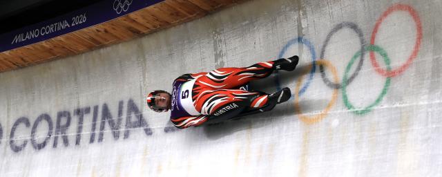 (260207) -- CORTINA D'AMPEZZO, Feb. 7, 2026 (Xinhua) -- Jonas Mueller of Austria competes during the luge men's singles run 2 at the Milan-Cortina 2026 Olympic Winter Games in Cortina, Italy, Feb. 7, 2026. (Xinhua/Ding Xu)