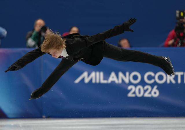 (260207) -- MILAN, Feb. 7, 2026 (Xinhua) -- Stephen Gogolev of Canada competes during the short program of men single skating for figure skating team event at the Milan-Cortina 2026 Olympic Winter Games in Milan, Italy, Feb. 7, 2026. (Xinhua/Cheng Min)