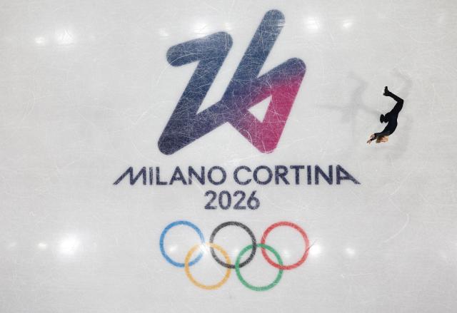 (260207) -- MILAN, Feb. 7, 2026 (Xinhua) -- Daniel Grassl of Italy competes during the short program of men single skating for figure skating team event at the Milan-Cortina 2026 Olympic Winter Games in Milan, Italy, Feb. 7, 2026. (Xinhua/Li Ming)