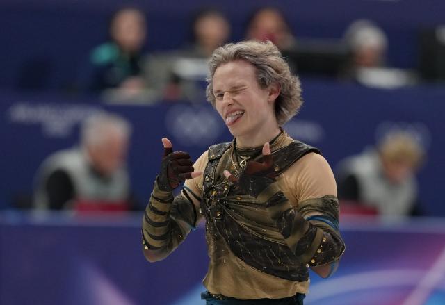 (260207) -- MILAN, Feb. 7, 2026 (Xinhua) -- Ilia Malinin of the United States celebrates after the short program of men single skating for figure skating team event at the Milan-Cortina 2026 Olympic Winter Games in Milan, Italy, Feb. 7, 2026. (Xinhua/Cheng Min)