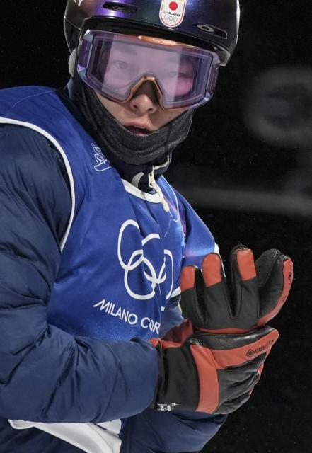 (260207) -- LIVIGNO, Feb. 7, 2026 (Xinhua) -- Kimura Kira of Japan competes during the Snowboard Men's Big Air final at the Milan-Cortina 2026 Olympic Winter Games in Livigno, Italy, Feb. 7, 2026. (Xinhua/Xia Yifang)