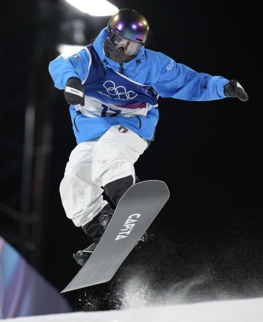 (260207) -- LIVIGNO, Feb. 7, 2026 (Xinhua) -- Ian Matteoli of Italy competes during the Snowboard Men's Big Air final at the Milan-Cortina 2026 Olympic Winter Games in Livigno, Italy, Feb. 7, 2026. (Xinhua/Xia Yifang)