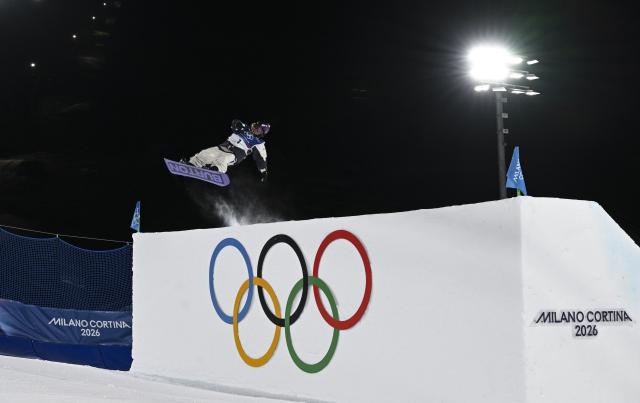 (260207) -- LIVIGNO, Feb. 7, 2026 (Xinhua) -- Ogiwara Hiroto of Japan competes during the Snowboard Men's Big Air final at the Milan-Cortina 2026 Olympic Winter Games in Livigno, Italy, Feb. 7, 2026. (Xinhua/Xia Yifang)