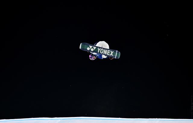(260208) -- LIVIGNO, Feb. 8, 2026 (Xinhua) -- Kimura Kira of Japan competes during the Snowboard Men's Big Air final at the Milan-Cortina 2026 Olympic Winter Games in Livigno, Italy, Feb. 7, 2026. (Xinhua/Zhang Hongxiang)