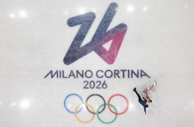 (260208) -- MILAN, Feb. 8, 2026 (Xinhua) -- Charlene Guignard (R)/Marco Fabbri of Italy perform during the free dance of ice dance skating for figure skating team event at the Milan-Cortina 2026 Olympic Winter Games in Milan, Italy, Feb. 7, 2026. (Xinhua/Li Ming)