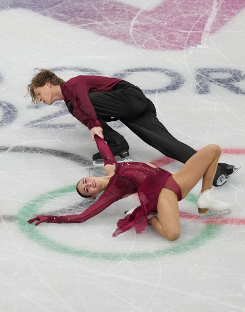 (260208) -- MILAN, Feb. 8, 2026 (Xinhua) -- Diana Davis (front)/Gleb Smolkin of Georgia perform during the free dance of ice dance skating for figure skating team event at the Milan-Cortina 2026 Olympic Winter Games in Milan, Italy, Feb. 7, 2026. (Xinhua/Xue Yuge)