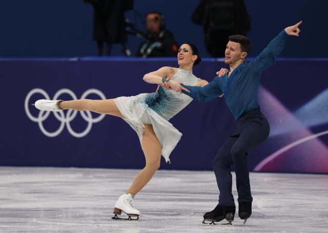(260208) -- MILAN, Feb. 8, 2026 (Xinhua) -- Charlene Guignard (L)/Marco Fabbri of Italy perform during the free dance of ice dance skating for figure skating team event at the Milan-Cortina 2026 Olympic Winter Games in Milan, Italy, Feb. 7, 2026. (Xinhua/Chen Yichen)