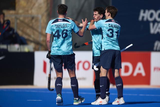 (260208) -- VALENCIA, Feb. 8, 2026 (Xinhua) -- Players of England celebrate a goal during an FIH Hockey Pro League men's match between Spain and England in Valencia, Spain. Feb. 7, 2026. (Photo by Pablo Morano/Xinhua)
