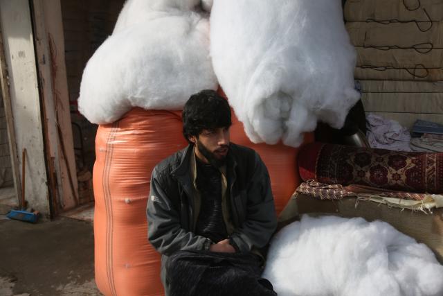 (260208) -- KABUL, Feb. 8, 2026 (Xinhua) -- A vendor sells cotton at a shop in Kabul, capital of Afghanistan, on Feb. 8, 2026.
  Afghan farmers harvested more than 158,000 metric tons of cotton over the past year, the National Statistics and Information Authority said in a statement on Saturday.
  Cotton is one of Afghanistan's most popular export products. Its cotton exports reached 163 million U.S. dollars during the same period. (Photo by Saifurahman Safi/Xinhua)