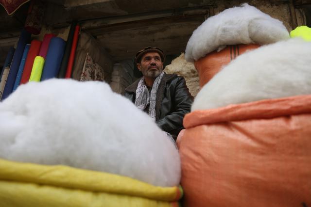 (260208) -- KABUL, Feb. 8, 2026 (Xinhua) -- A vendor sells cotton at a shop in Kabul, capital of Afghanistan, on Feb. 8, 2026.
  Afghan farmers harvested more than 158,000 metric tons of cotton over the past year, the National Statistics and Information Authority said in a statement on Saturday.
  Cotton is one of Afghanistan's most popular export products. Its cotton exports reached 163 million U.S. dollars during the same period. (Photo by Saifurahman Safi/Xinhua)