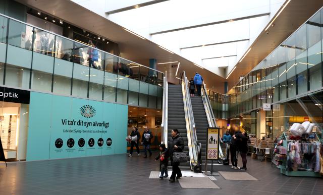 (260208) -- NUUK, Feb. 8, 2026 (Xinhua) -- People shop at a mall in Nuuk, Greenland, an autonomous territory of Denmark, on Feb. 7, 2026. (Xinhua/Li Ying)