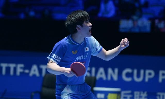 (260208) -- HAIKOU, Feb. 8, 2026 (Xinhua) -- Harimoto Tomokazu celebrates during the men's singles semifinal match between Harimoto Tomokazu of Japan and Togami Shunsuke of Japan at the ITTF-ATTU Asian Cup Haikou 2026 table tennis tournament in Haikou, south China's Hainan Province, Feb. 8, 2026. (Xinhua/Yang Guanyu)