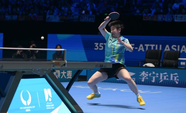 (260208) -- HAIKOU, Feb. 8, 2026 (Xinhua) -- Sun Yingsha hits a return during the women's singles semifinal match between Sun Yingsha of China and Kuai Man of China at the ITTF-ATTU Asian Cup Haikou 2026 table tennis tournament in Haikou, south China's Hainan Province, Feb. 8, 2026. (Xinhua/Yang Guanyu)