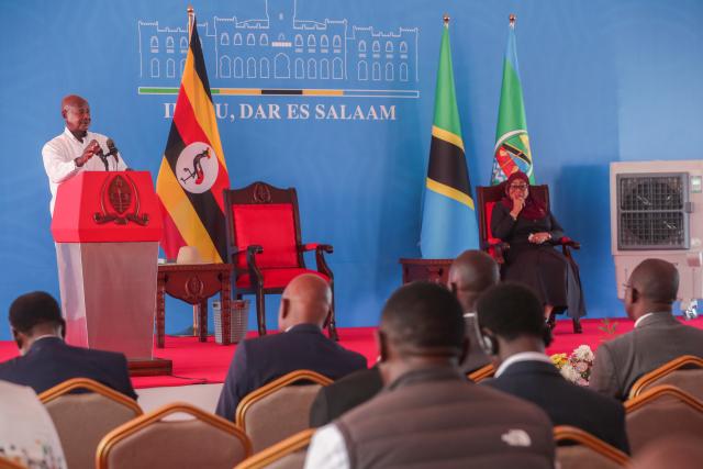 (260208) -- DAR ES SALAAM, Feb. 8, 2026 (Xinhua) -- Ugandan President Yoweri Museveni speaks at a joint press conference at the end of his visit to Tanzania in Dar es Salaam, Tanzania, Feb. 7, 2026. Tanzanian and Ugandan leaders on Saturday pledged to boost bilateral ties and regional cooperation during Ugandan President Yoweri Museveni's visit to Tanzania.
   TO GO WITH "Tanzania, Uganda leaders vow to boost bilateral ties, regional cooperation" (Xinhua/Emmanuel Herman)