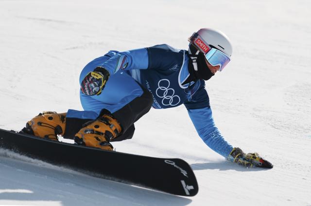 (260208) -- LIVIGNO, Feb. 8, 2026 (Xinhua) -- Elisa Caffont of Italy competes during the Snowboard Women's Parallel Giant Slalom 1/8 Finals at the Milan-Cortina 2026 Olympic Winter Games in Livigno, Italy, Feb. 8, 2026. (Xinhua/Hu Chao)