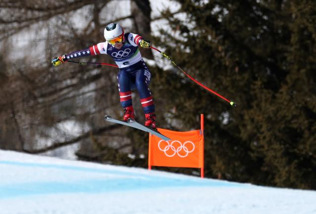 (260208) -- CORTINA D'AMPEZZO, Feb. 8, 2026 (Xinhua) -- Breezy Johnson of the United States competes during the alpine skiing women's downhill at the Milan-Cortina 2026 Olympic Winter Games in Cortina, Italy, Feb. 8, 2026. (Xinhua/Zhang Chenlin)